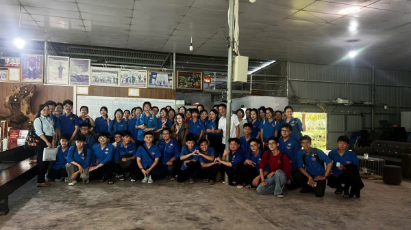 HÀNH TRÌNH TRẢI NGHIỆM KẾT HỢP HƯỚNG NGHIỆP: MỘT NGÀY BƯỚC RA KHỎI GIẢNG ĐƯỜNG ĐẦY CẢM HỨNG CỦA SINH VIÊN K67CNSH.MP & K67CNSH.