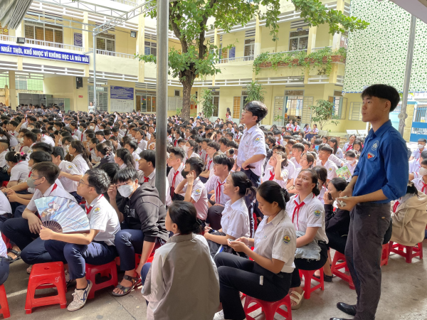 Chuỗi hoạt động tuyên truyền nâng cao kiến thức của học sinh về bảo vệ môi trường  và hành động giảm rác thải nhựa